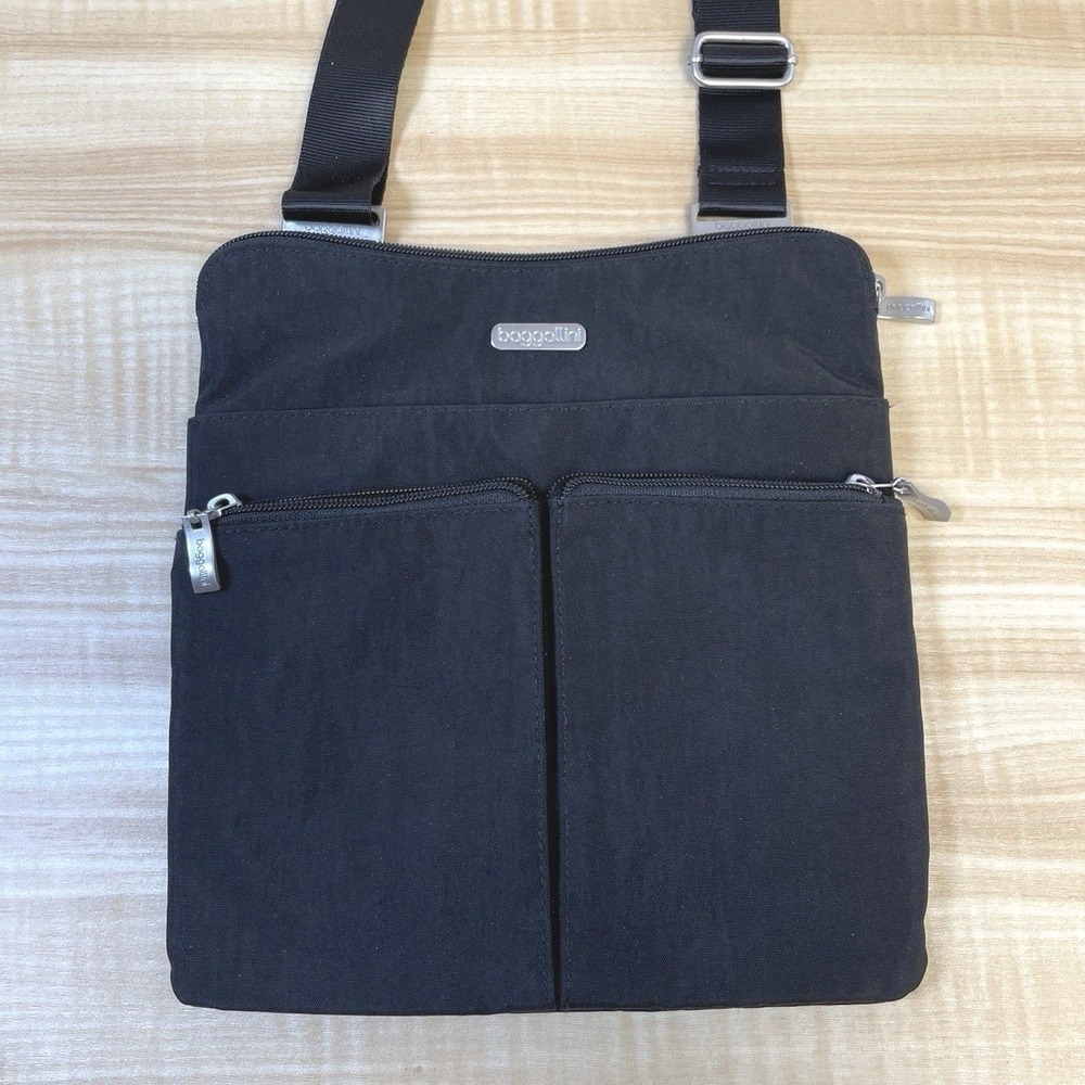 Baggallini Horizon Crossbody Bag for Women 10x10.5 Lightweight Black Zip Pockets